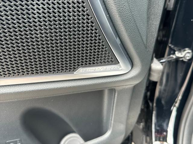 Photo of 2025 Ebony Black Kia Telluride