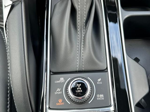 Photo of 2025 Ebony Black Kia Telluride