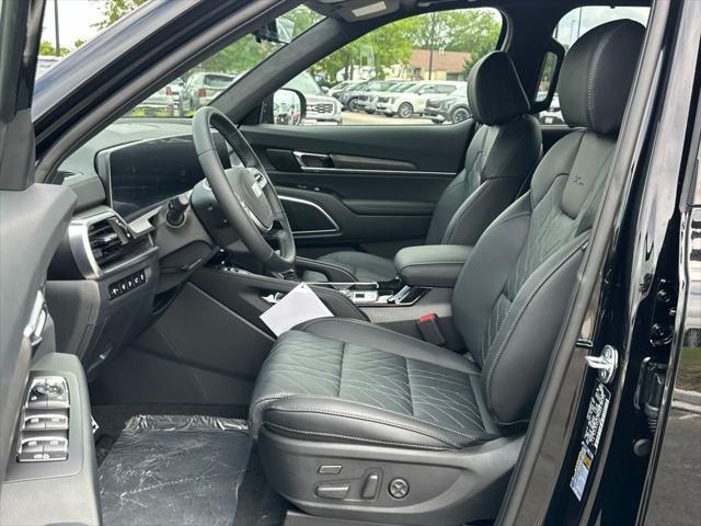 Photo of 2025 Ebony Black Kia Telluride