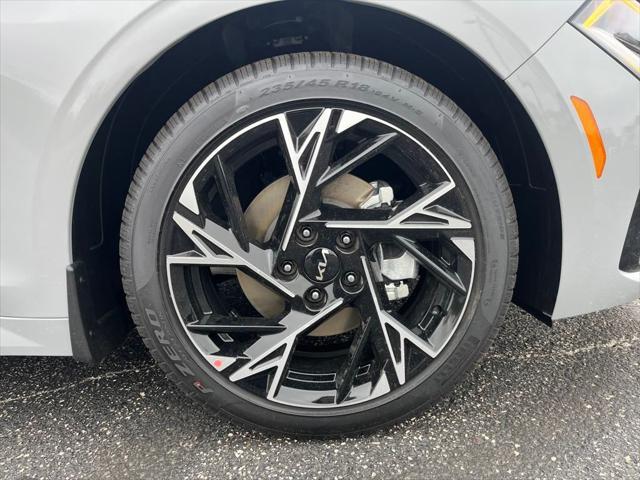 Photo of 2025 Gray Kia K5