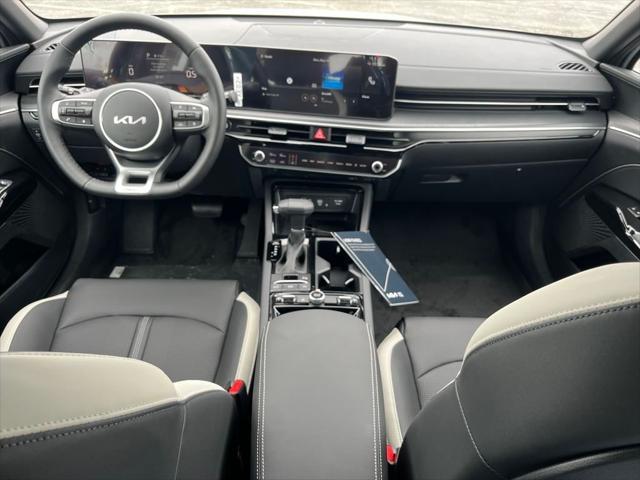 Photo of 2025 Gray Kia K5