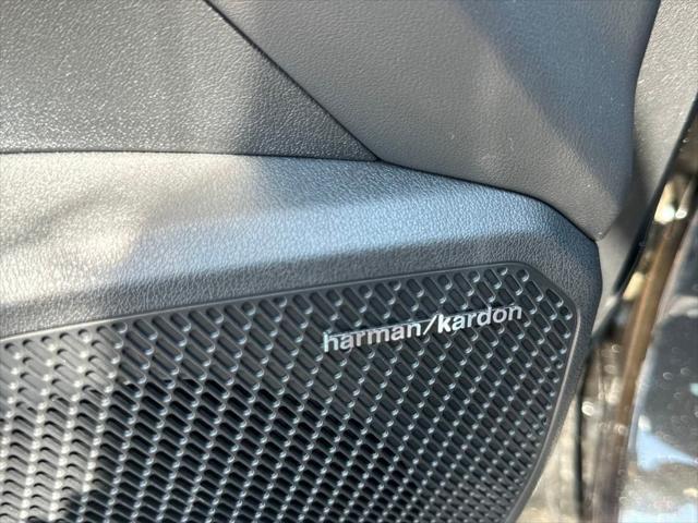 Photo of 2025 Aurora Black Pearl Kia K4