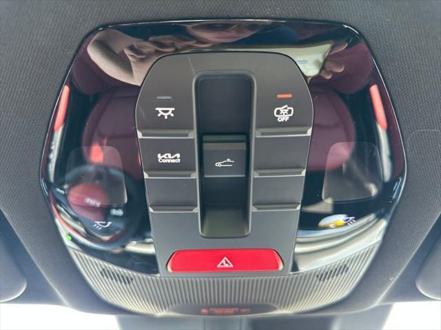 Photo of 2025 Aurora Black Pearl Kia K4