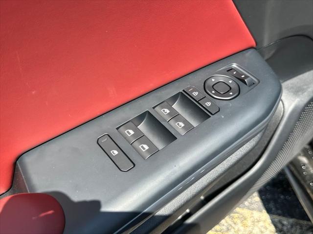 Photo of 2025 Aurora Black Pearl Kia K4