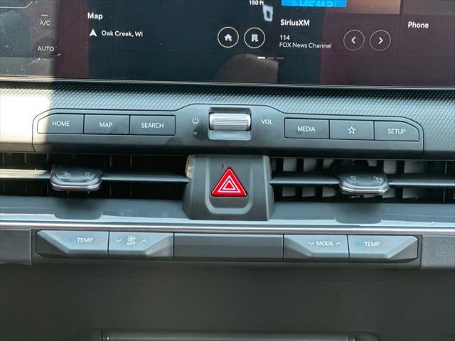 Photo of 2025 Aurora Black Pearl Kia K4