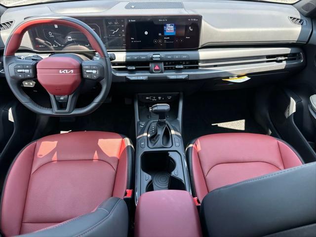 Photo of 2025 Aurora Black Pearl Kia K4