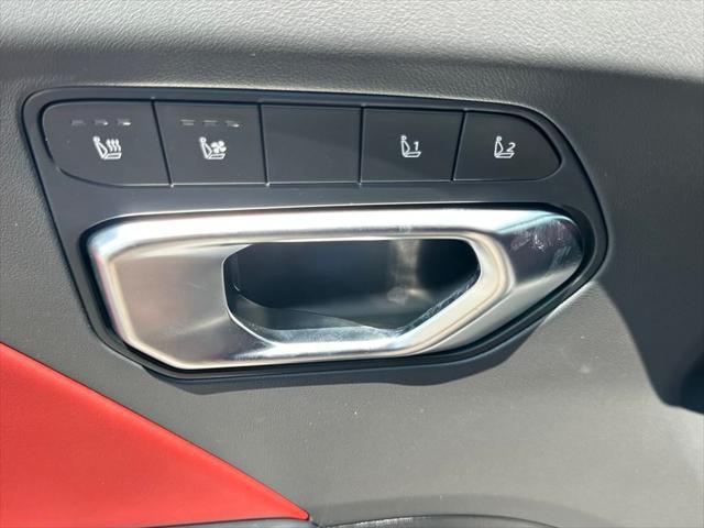 Photo of 2025 Aurora Black Pearl Kia K4