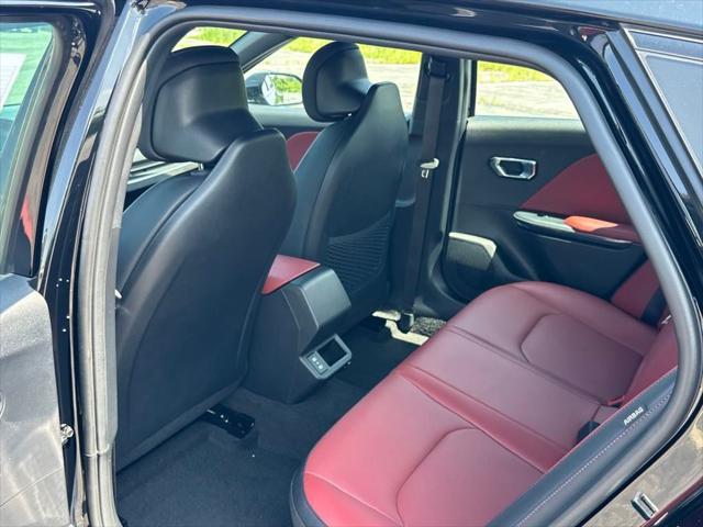 Photo of 2025 Aurora Black Pearl Kia K4