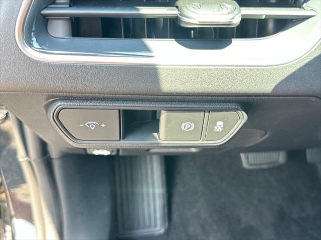 Photo of 2025 Aurora Black Pearl Kia K4