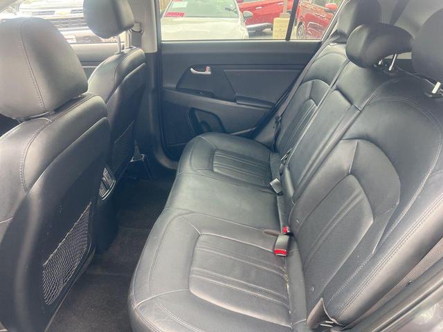 Photo of 2015 Mineral Silver Kia Sportage