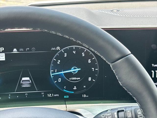 Photo of 2025 Glacial White Pearl Kia Telluride