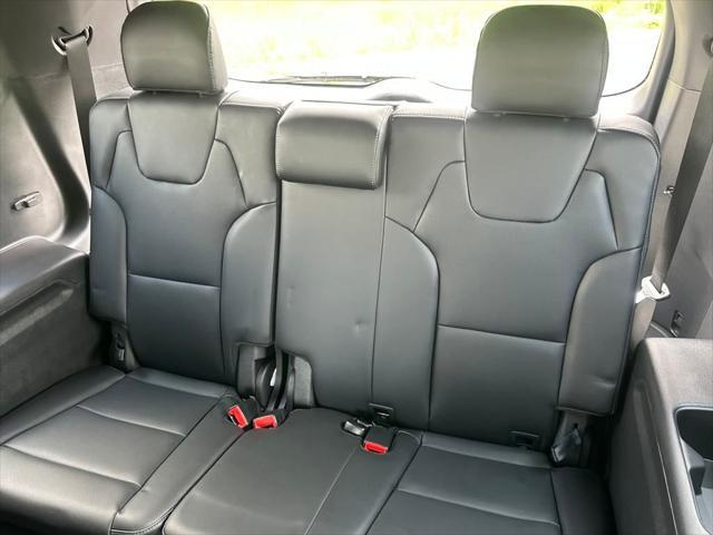 Photo of 2025 Glacial White Pearl Kia Telluride
