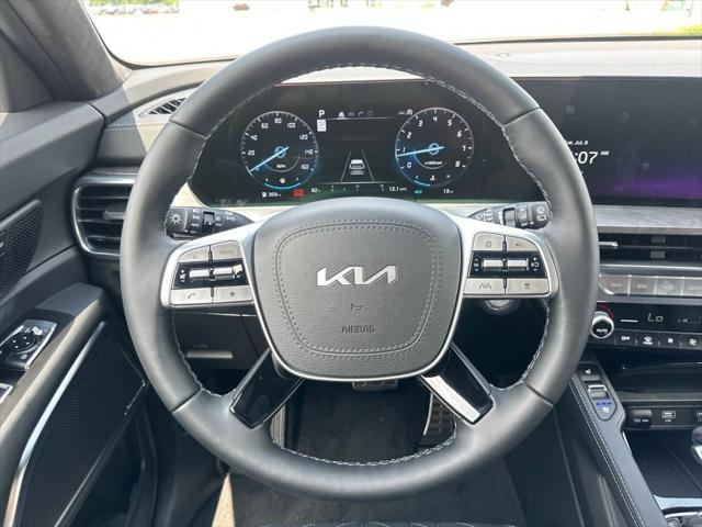 Photo of 2025 Glacial White Pearl Kia Telluride