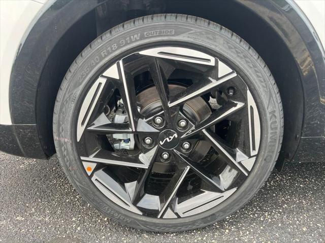 Photo of 2025 Snow White Pearl Kia K4