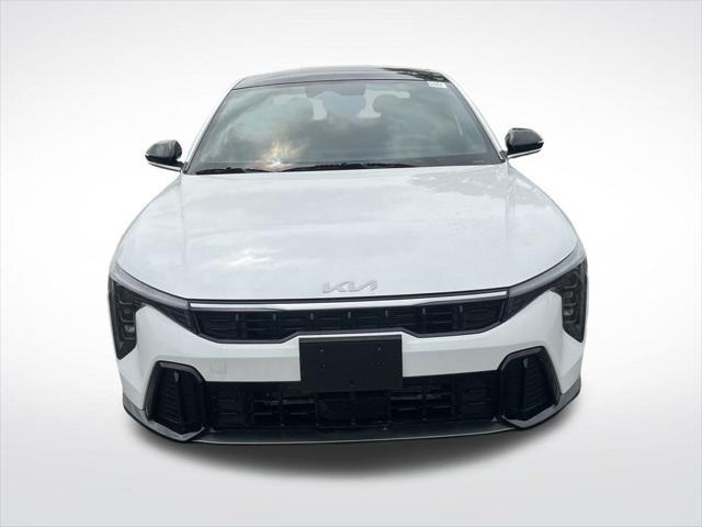Photo of 2025 Snow White Pearl Kia K4