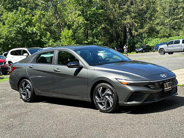 Photo of 2025 Gray Hyundai ELANTRA HEV