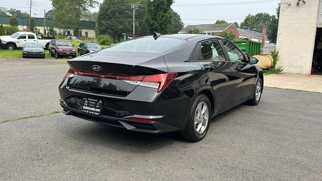 Photo of 2022 Black Hyundai ELANTRA