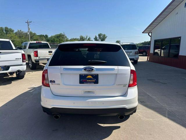 Photo of 2013 White Ford Edge
