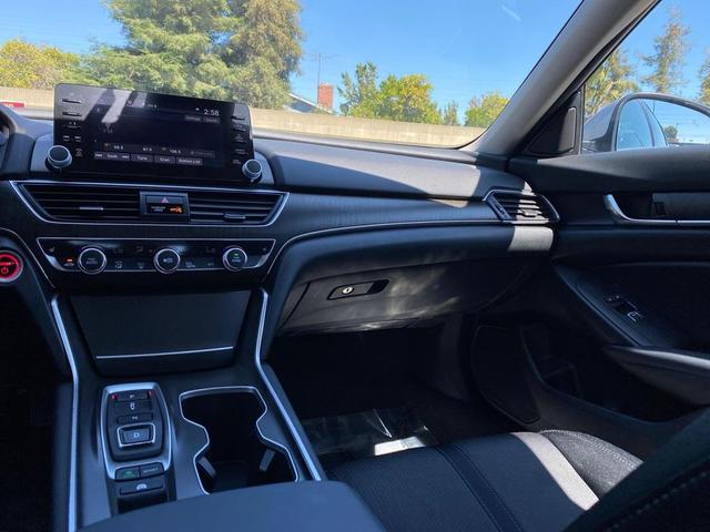 Photo of 2021 Lunar Silver Metallic Honda Accord Hybrid