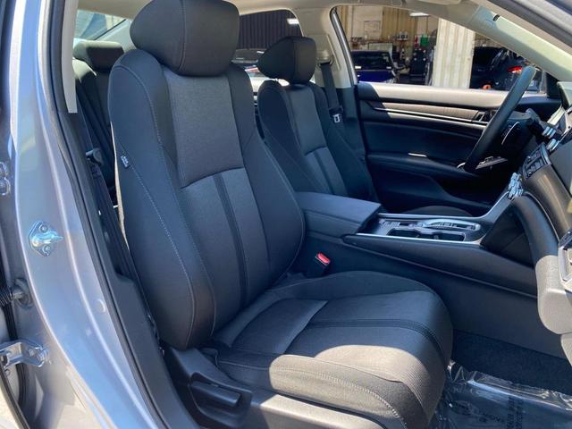 Photo of 2021 Lunar Silver Metallic Honda Accord Hybrid
