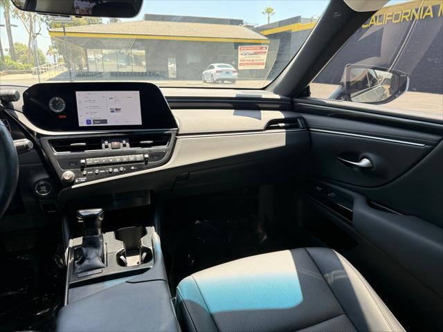 Photo of 2023 Iridium Lexus ES 350
