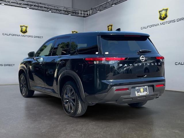 Photo of 2022 Super Black Nissan Pathfinder