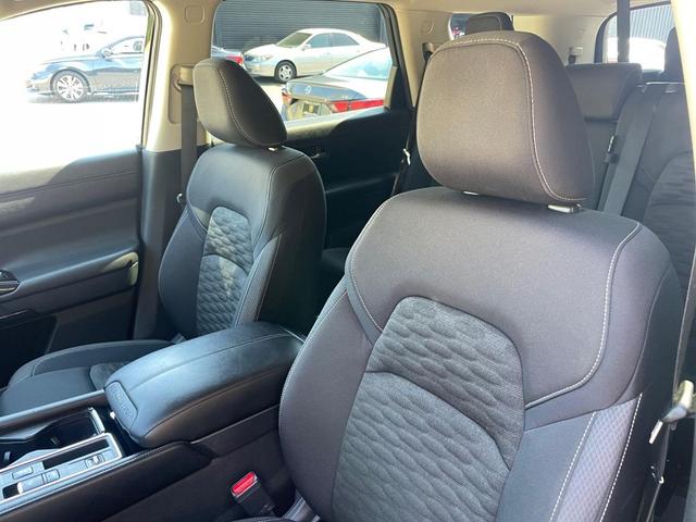 Photo of 2022 Super Black Nissan Pathfinder