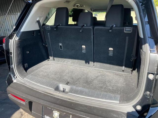 Photo of 2022 Super Black Nissan Pathfinder