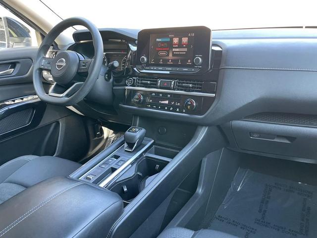 Photo of 2022 Super Black Nissan Pathfinder