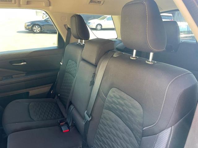 Photo of 2022 Super Black Nissan Pathfinder