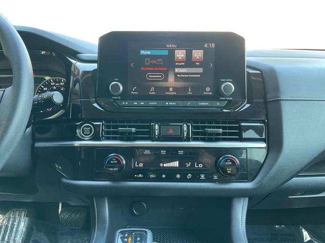 Photo of 2022 Super Black Nissan Pathfinder