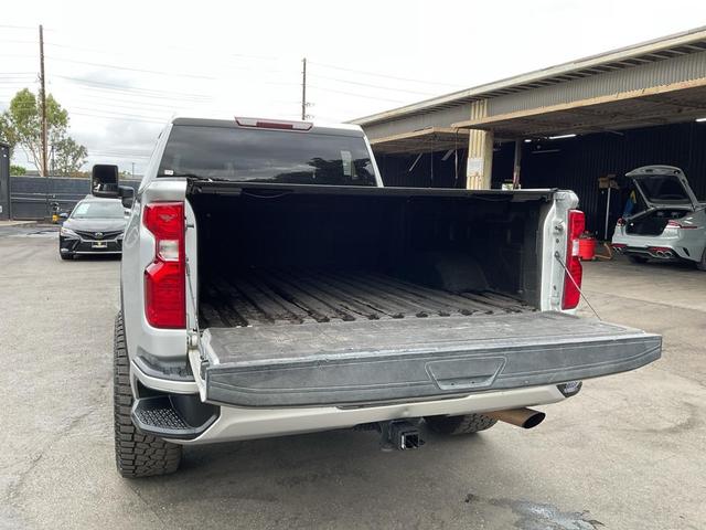 Photo of 2022 Silver Ice Metallic Chevrolet Silverado 2500