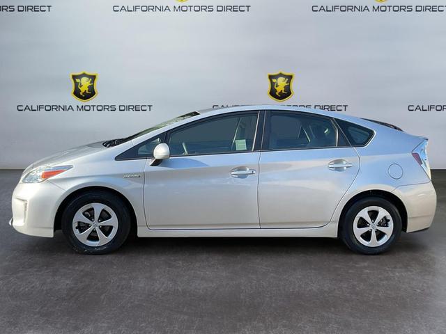 Photo of 2014 Classic Silver Metallic Toyota Prius