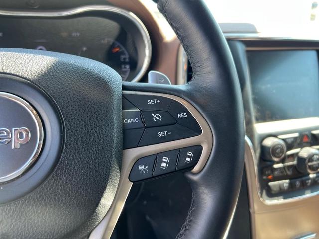 Photo of 2016 Brilliant Black Crystal Pearlcoat Jeep Grand Cherokee