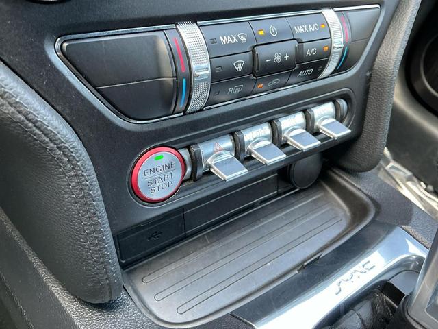 Photo of 2021 Carbonized Gray Metallic Ford Mustang
