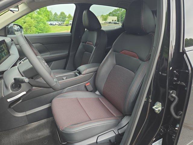 Photo of 2025 Super Black Nissan Kicks
