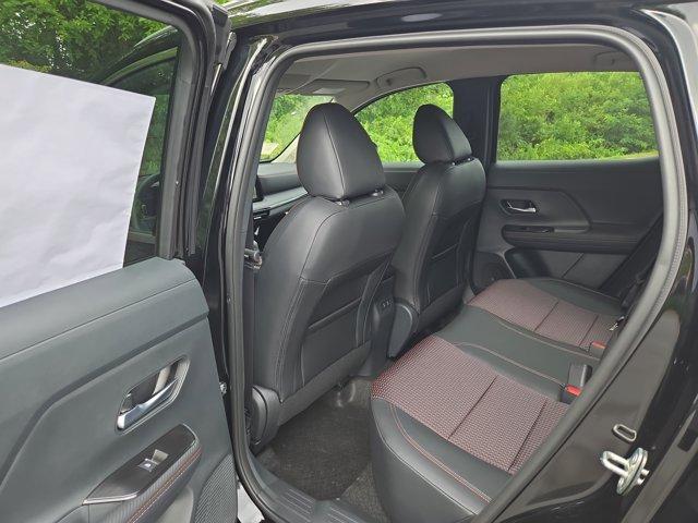 Photo of 2025 Super Black Nissan Kicks