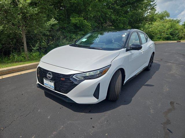 Photo of 2025 White Nissan Sentra