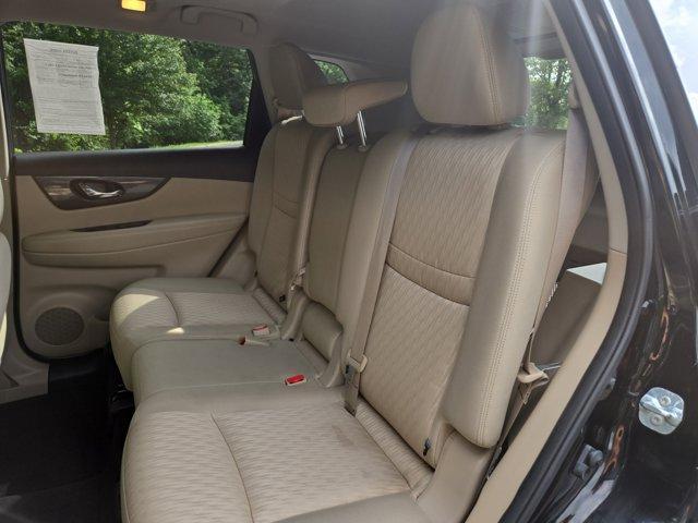 Photo of 2017 Magnetic Black Nissan Rogue