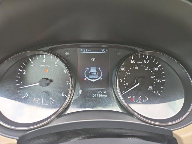 Photo of 2017 Magnetic Black Nissan Rogue