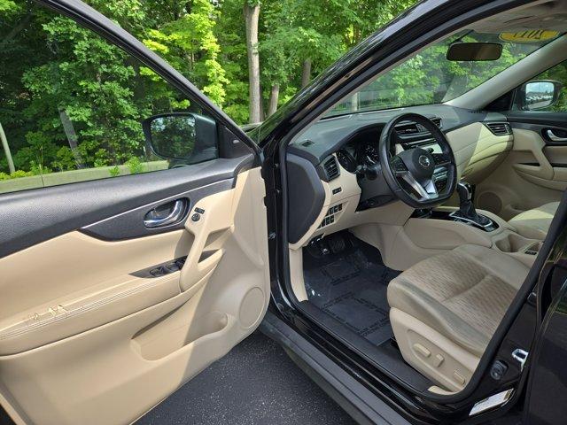 Photo of 2017 Magnetic Black Nissan Rogue