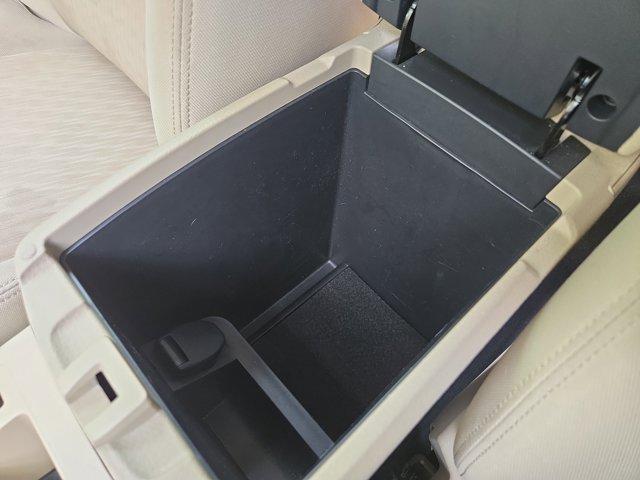 Photo of 2017 Magnetic Black Nissan Rogue