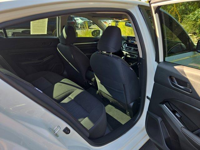 Photo of 2023 White Nissan Altima