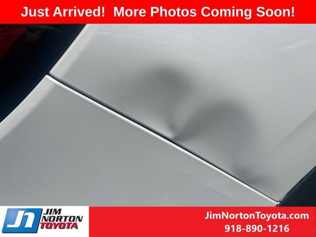 Photo of 2023 Platinum White Pearl Honda HR-V