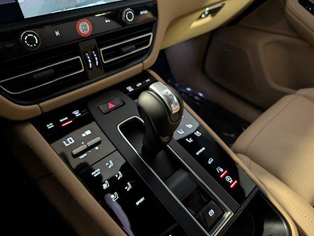 Photo of 2025 Papaya Metallic Porsche Macan