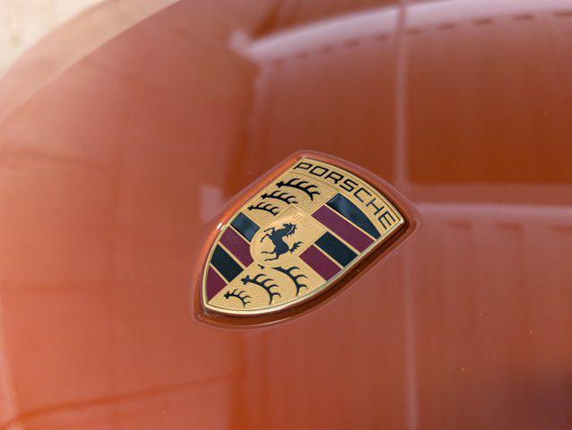 Photo of 2025 Papaya Metallic Porsche Macan