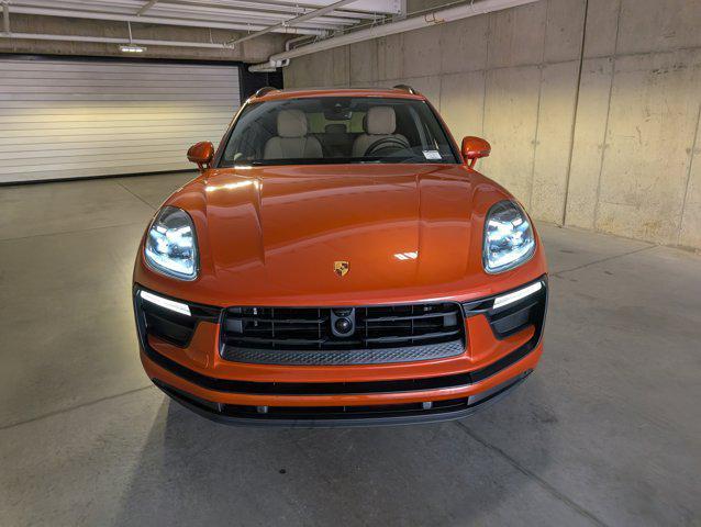 Photo of 2025 Papaya Metallic Porsche Macan