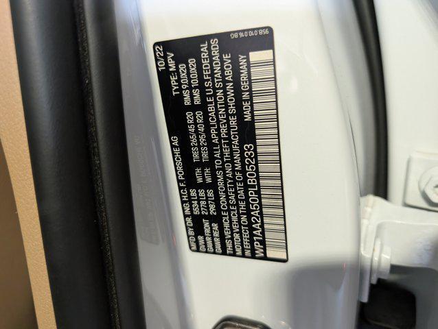 Photo of 2023 White Porsche Macan