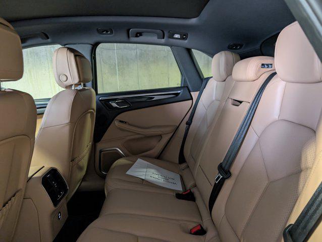 Photo of 2023 White Porsche Macan