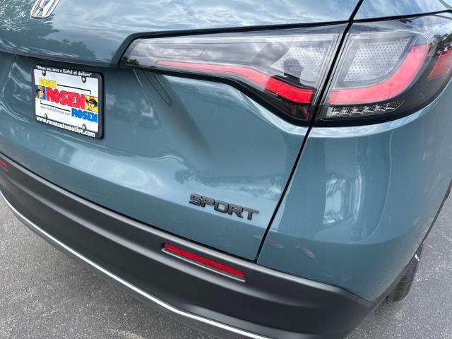 Photo of 2026 Nordic Forest Pearl Honda HR-V